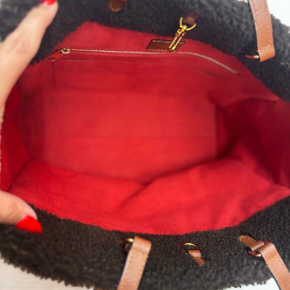 Louis Vuitton Monogram Teddy On The Go GM Tote Bag Dark Brown/Cream Shearling - Picture 7 of 16